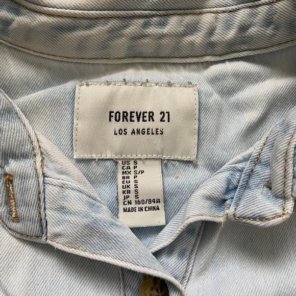 Light Denim Shirt – Forever 21 - Picture 3 of 3
